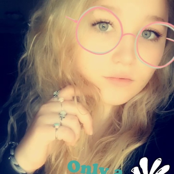 Meet your Posher, Kylee - Picture 1 of 1